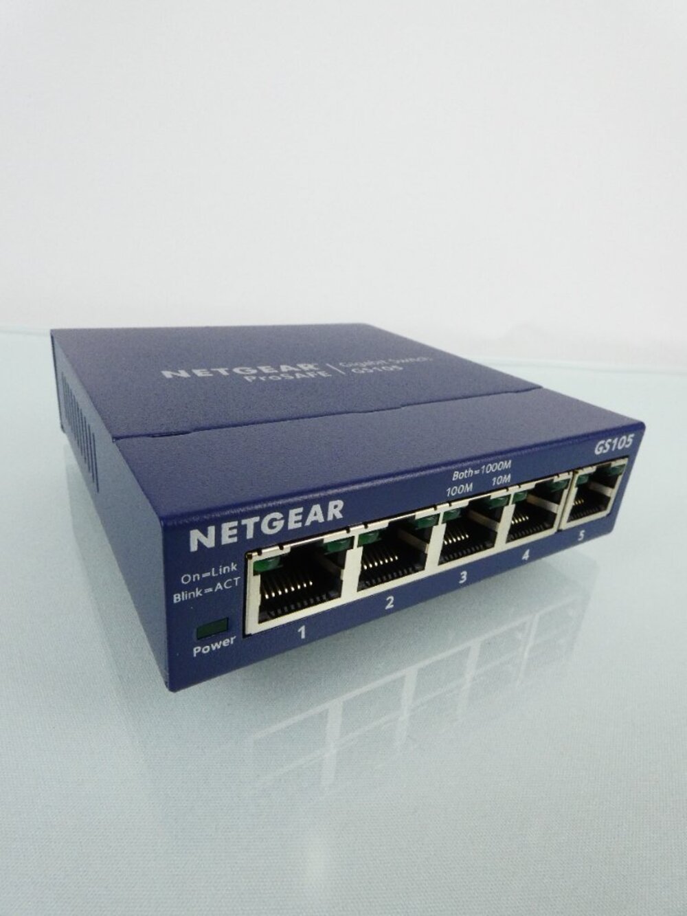Netgear GS105 v5 ProSafe 5-Port Gigabit Switch 10/100/1000 Mbps w/ Power Supply